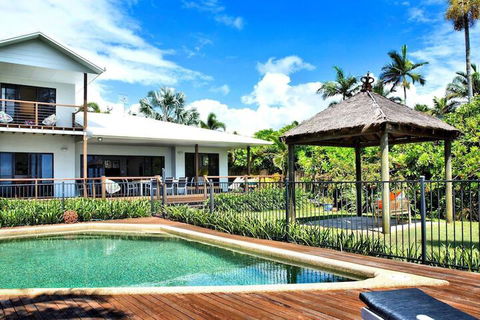 Absolute BeachFront Bliss @ Newell Beach - Tourism Brisbane 1