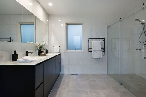 Kuca Stone - Tourism Brisbane 0