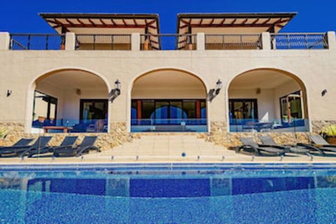 Villa Vivante - Tourism Brisbane 0