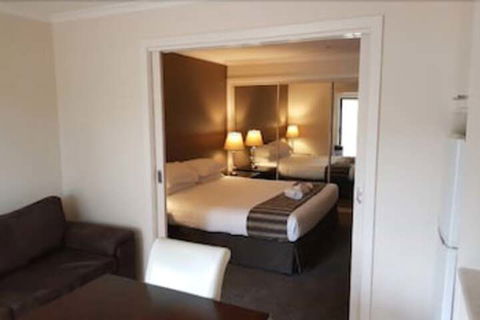 Lakeview Villa's - Brisbane Tourism 6
