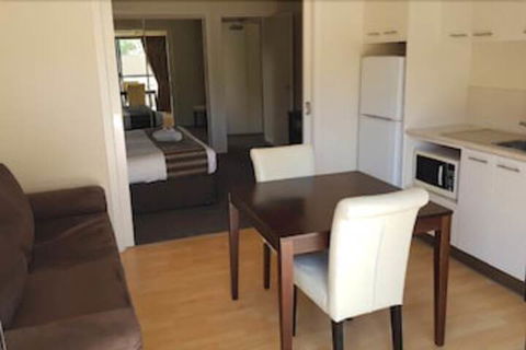 Lakeview Villa's - Brisbane Tourism 5