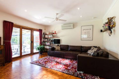 KELLY, 3BDR Northcote House - Brisbane 4u 0