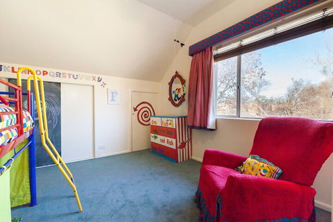 KELLY, 3BDR Northcote House - Brisbane 4u 4