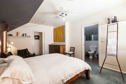 KELLY, 3BDR Northcote House - Brisbane 4u 6