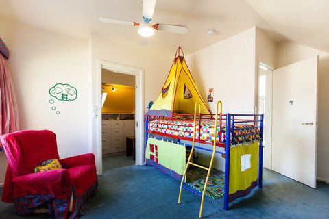 KELLY, 3BDR Northcote House - Brisbane 4u 1