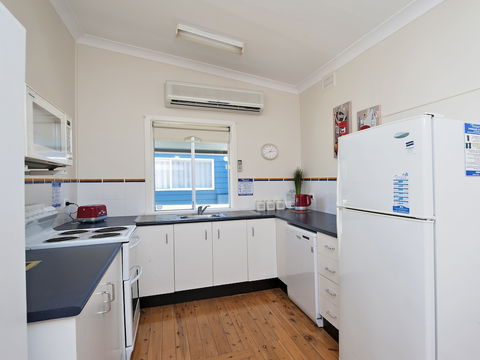 Fingal Beach Shack - Tourism Brisbane 3