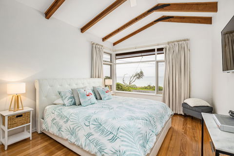Beach Front Beauty - Tourism Brisbane 3