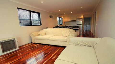 Glenaire Apartments At Meredith - Tourism Brisbane 1