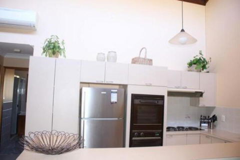Coastal Retreat Unit 3 - Tourism Brisbane 0