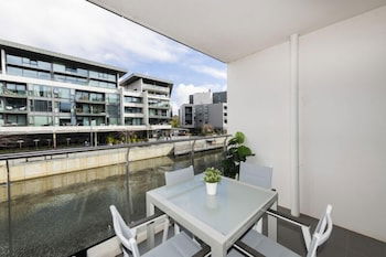 Accommodate Canberra - Lakefront - Tourism Brisbane 3