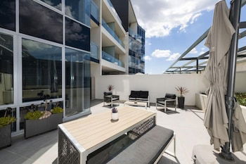 Accommodate Canberra - Lakefront - Tourism Brisbane 6