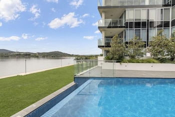 Accommodate Canberra - Lakefront - Tourism Brisbane 4