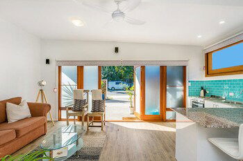 Half Moon Cottage - Brisbane Tourism 1