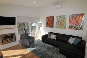 Stillwater Lodge - Tourism Brisbane 0