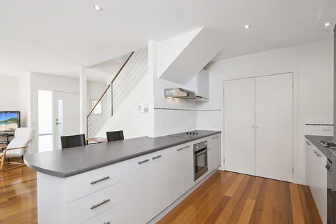 Bask At The Glade - Rejuvenate Stays - Brisbane Tourism 3