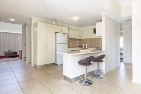 Eclipse 5- Spacious Townhouse - Brisbane Tourism 3