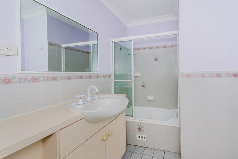 Pebble Pde 1 / 14 Fingal Bay - Tourism Brisbane 5