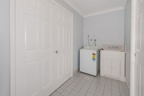 Pebble Pde 1 / 14 Fingal Bay - Tourism Brisbane 1