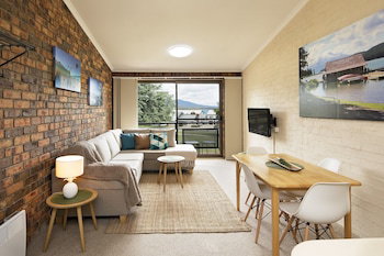 Ellswood 9 In Central Jindabyne - Brisbane Tourism 0