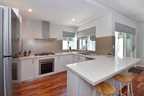 Stylish Apartment Near Perth City 2210 - Tourism Brisbane 5