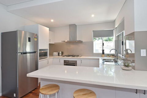 Stylish Apartment Near Perth City 2210 - Tourism Brisbane 3