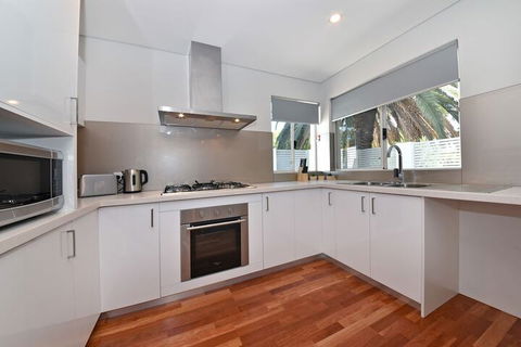 Stylish Apartment Near Perth City 2210 - Tourism Brisbane 6