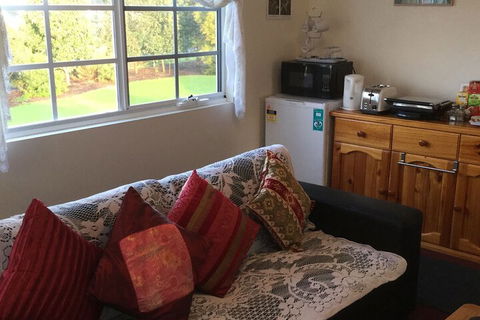 Painted Lady Bed & Breakfast - Tourism Brisbane 3