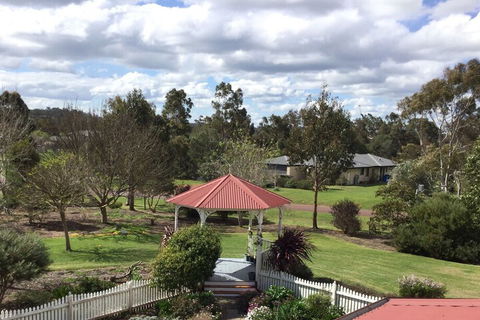 Painted Lady Bed & Breakfast - Tourism Brisbane 6