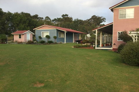 Painted Lady Bed & Breakfast - Tourism Brisbane 7