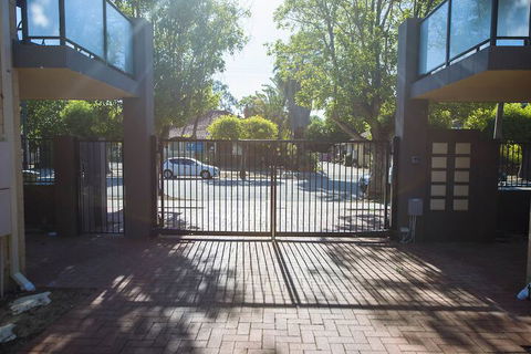 Midland Haven - Midland WA - Brisbane 4u 5