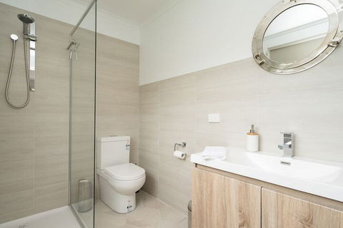Xanadu Shores - Brisbane Tourism 5