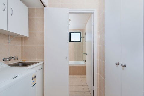 Vogue, Unit 3/197 Soldiers Point Road - Tourism Brisbane 1