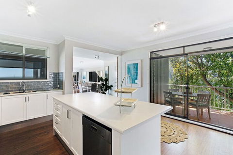 Waterfront At Sunset Boulevard Soldiers Point - Tourism Brisbane 4