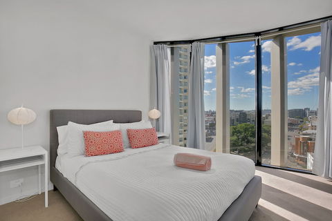 Stylish Resort Living In CBD - Tourism Brisbane 5