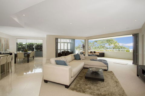 KINGSCLIFF OCEAN VIEW TERRACE By THE FIGTREE 5 - Brisbane 4u 2