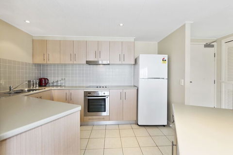 RESORT On The BEACH 4302 - Brisbane 4u 3
