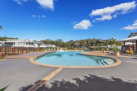 Beachfront Hallidays Point - Tourism Brisbane 3