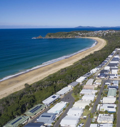 Beachfront Hallidays Point - Tourism Brisbane 0