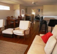 Clovelly Beach Townhouse - Tourism Brisbane