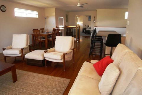 Clovelly Beach Townhouse - Tourism Brisbane 2