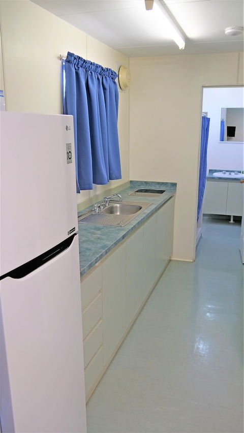 Denham Seaside Caravan Park - Brisbane 4u 5