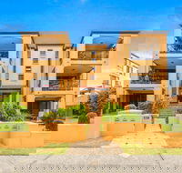 Salty Kisses on Marine - Tourism Brisbane