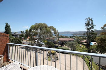 Snowbird 1 - Jindabyne Townhouse - Brisbane Tourism 0