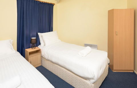 Leo's Cottage - Brisbane Tourism 0