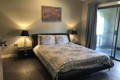 Warrawong Holiday Big Home - Tourism Brisbane 2