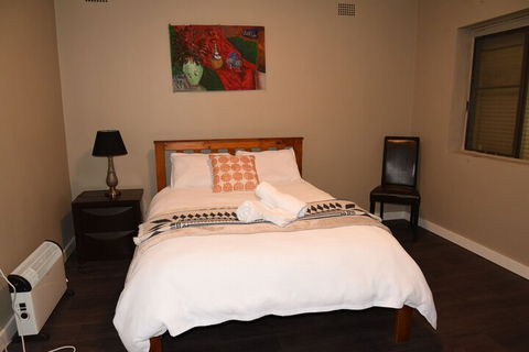 Warrawong Holiday Big Home - Tourism Brisbane 1