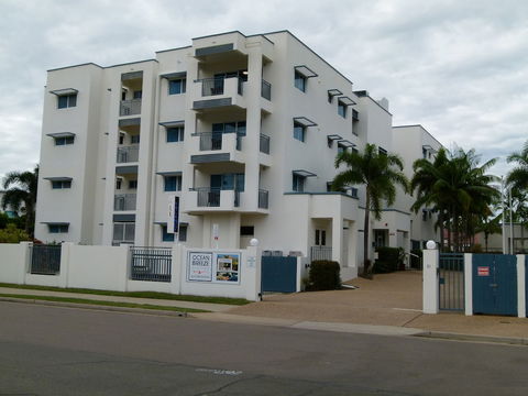 Madison Ocean Breeze - Tourism Brisbane 1