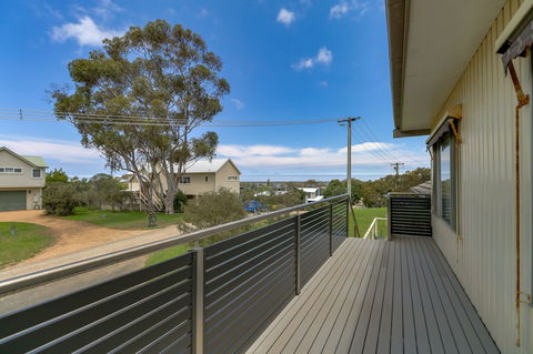 Stradbroke - Tourism Brisbane 0