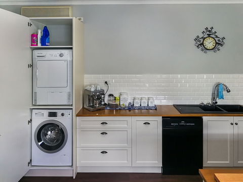Airport B&B - Tourism Brisbane 1