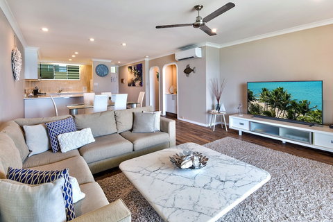 Lagoon 201 On Hamilton Island - Tourism Brisbane 3